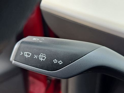 Used 2022 Tesla Model Y Long Range image 24