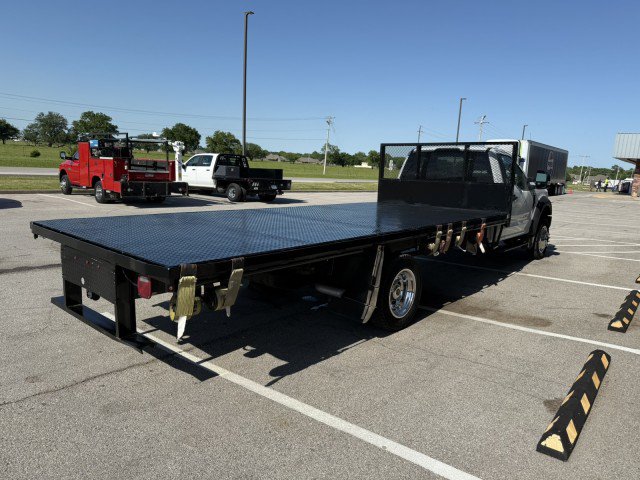 Used 2018 Ford F550 4x4 Regular Cab Super Duty image 3