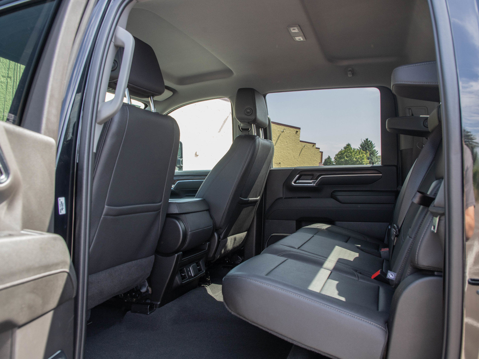 Used 2024 GMC Sierra 2500 SLT AWD/4WD image 18