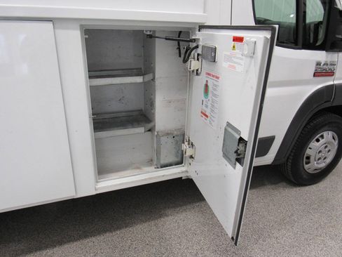 Used 2016 RAM ProMaster 2500 w/ Premium Appearance Group FWD image 31