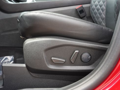 Used 2024 Ford Edge Titanium AWD/4WD image 17