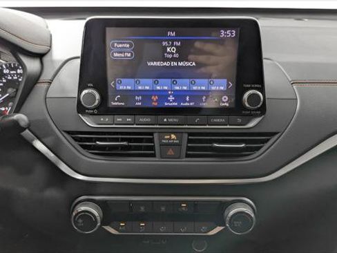 Used 2022 Nissan Altima 2.5 SR FWD image 29