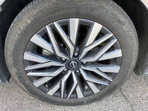 Used 2025 Nissan Altima 2.5 SV FWD image 11