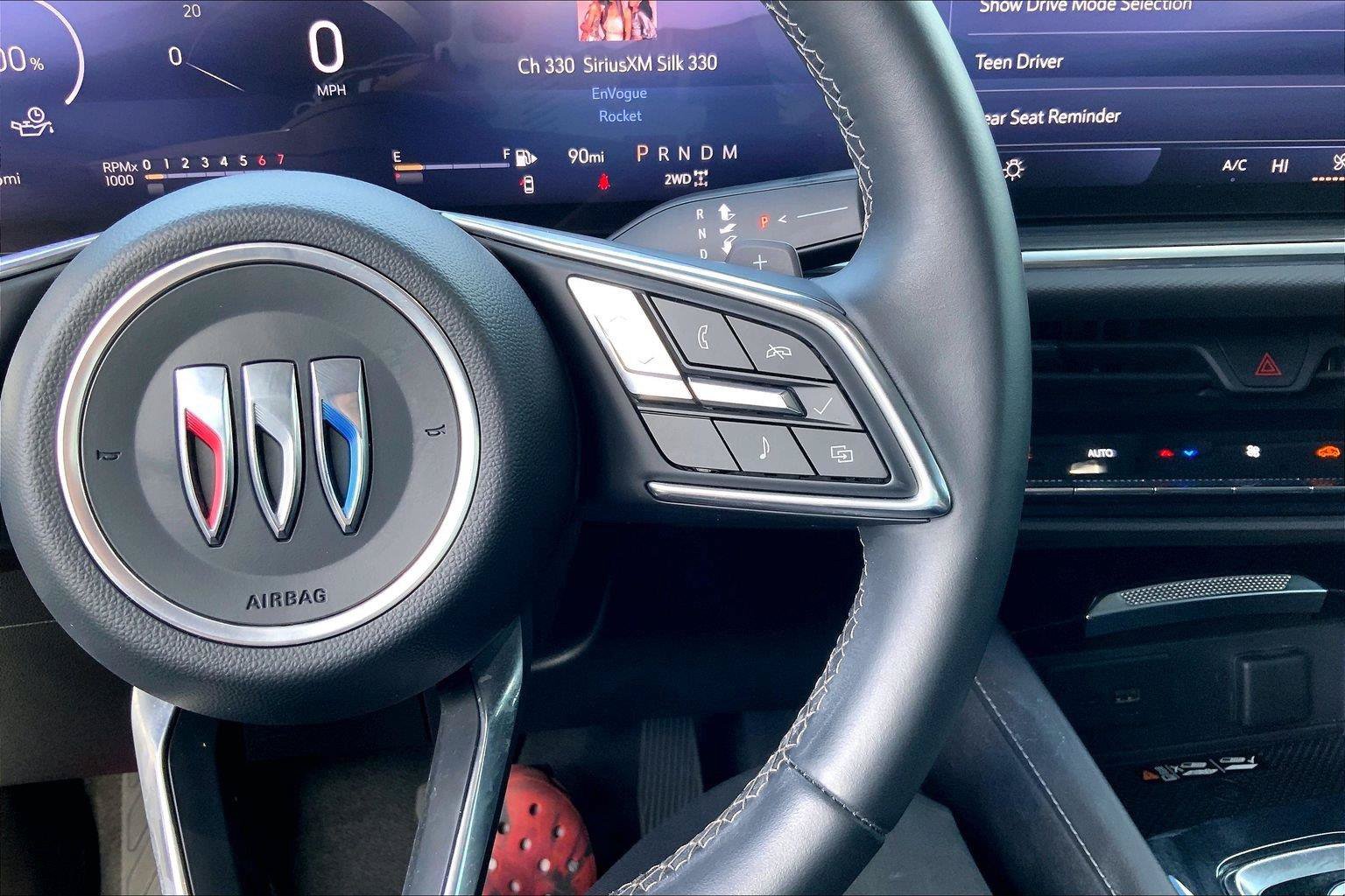 Used 2025 Buick Envision Preferred AWD/4WD image 19