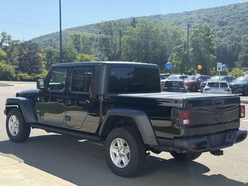 Used 2020 Jeep Gladiator Sport w/ Quick Order Package 24S AWD/4WD image 5