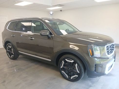 Used 2025 Kia Telluride S AWD/4WD image 2