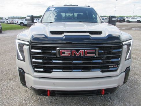 New 2026 GMC Sierra 3500 AT4 w/ AT4 Premium Plus Package AWD/4WD image 11
