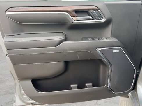 Used 2024 GMC Sierra 1500 SLT w/ SLT Premium Package image 9