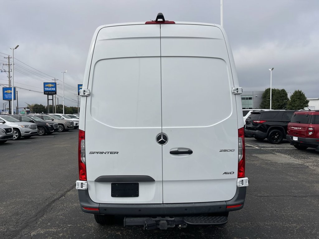 Used 2024 Mercedes-Benz Sprinter 2500 image 12