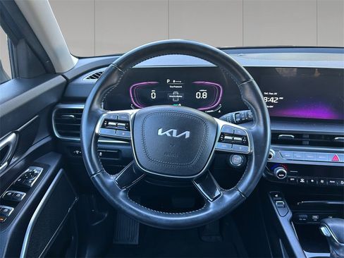 Used 2023 Kia Telluride S image 13