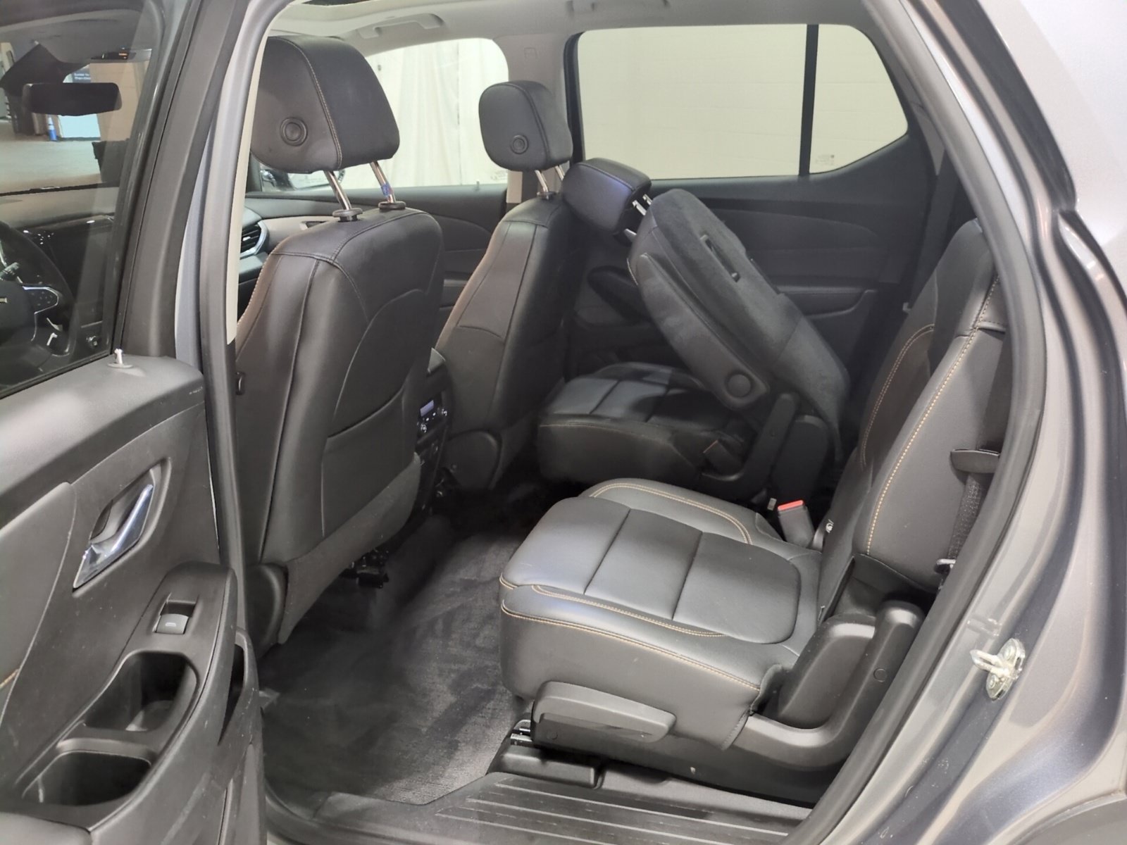 Used 2019 Chevrolet Traverse LT w/ LT Premium Package AWD/4WD image 15