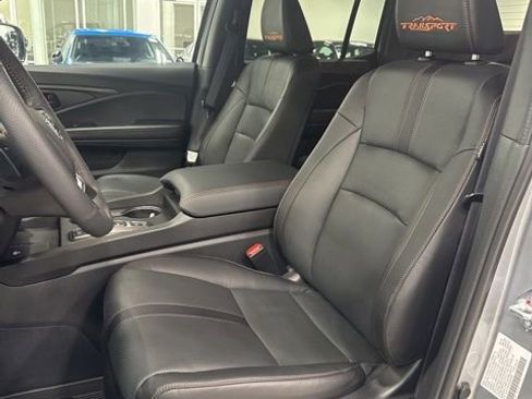 Used 2025 Honda Ridgeline TrailSport image 8