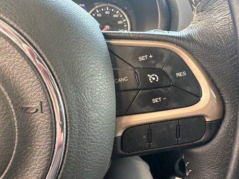 Used 2015 Jeep Renegade Limited w/ Safety & Security Group I AWD/4WD image 15