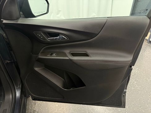 Used 2023 Chevrolet Equinox RS w/ LPO, Floor Liner Package image 7