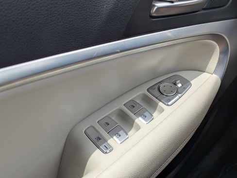 Used 2024 Genesis G70 2.5T RWD image 26