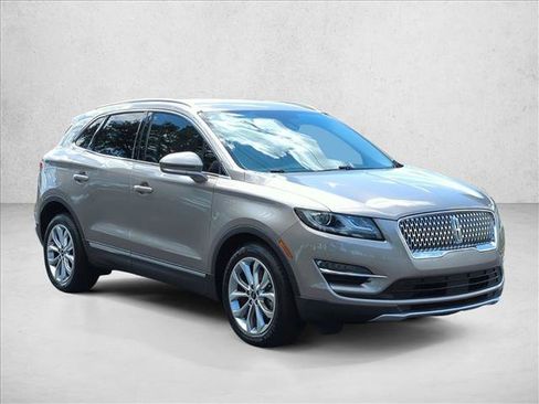 Used 2019 Lincoln MKC Select w/ Select Plus Package FWD image 3