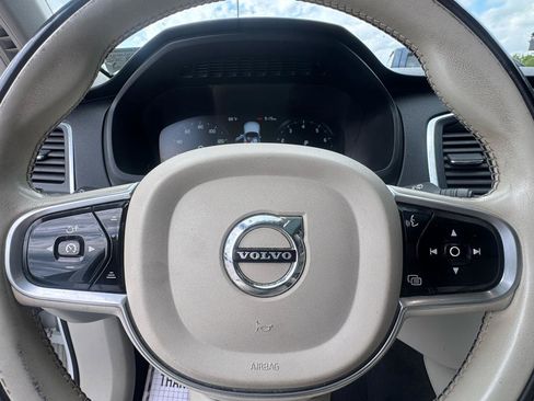 Used 2018 Volvo XC90 T6 Momentum w/ Convenience Package AWD/4WD image 19