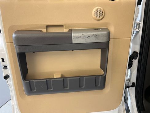 Used 2016 Ford F250 Lariat w/ Chrome Package image 29