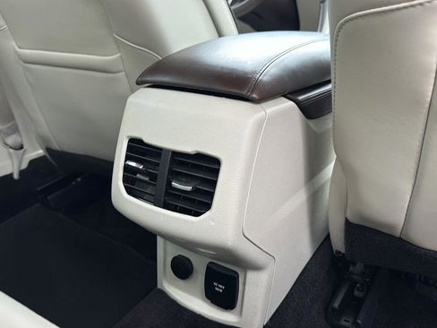 Used 2017 Ford Fusion Platinum image 28