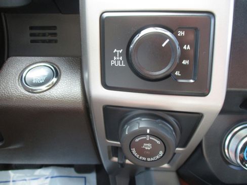 Used 2018 Ford F150 King Ranch w/ Equipment Group 601A Luxury AWD/4WD image 33