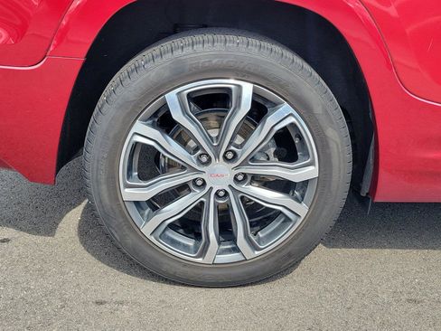 Used 2018 GMC Terrain Denali w/ Advanced Safety Package AWD/4WD image 5
