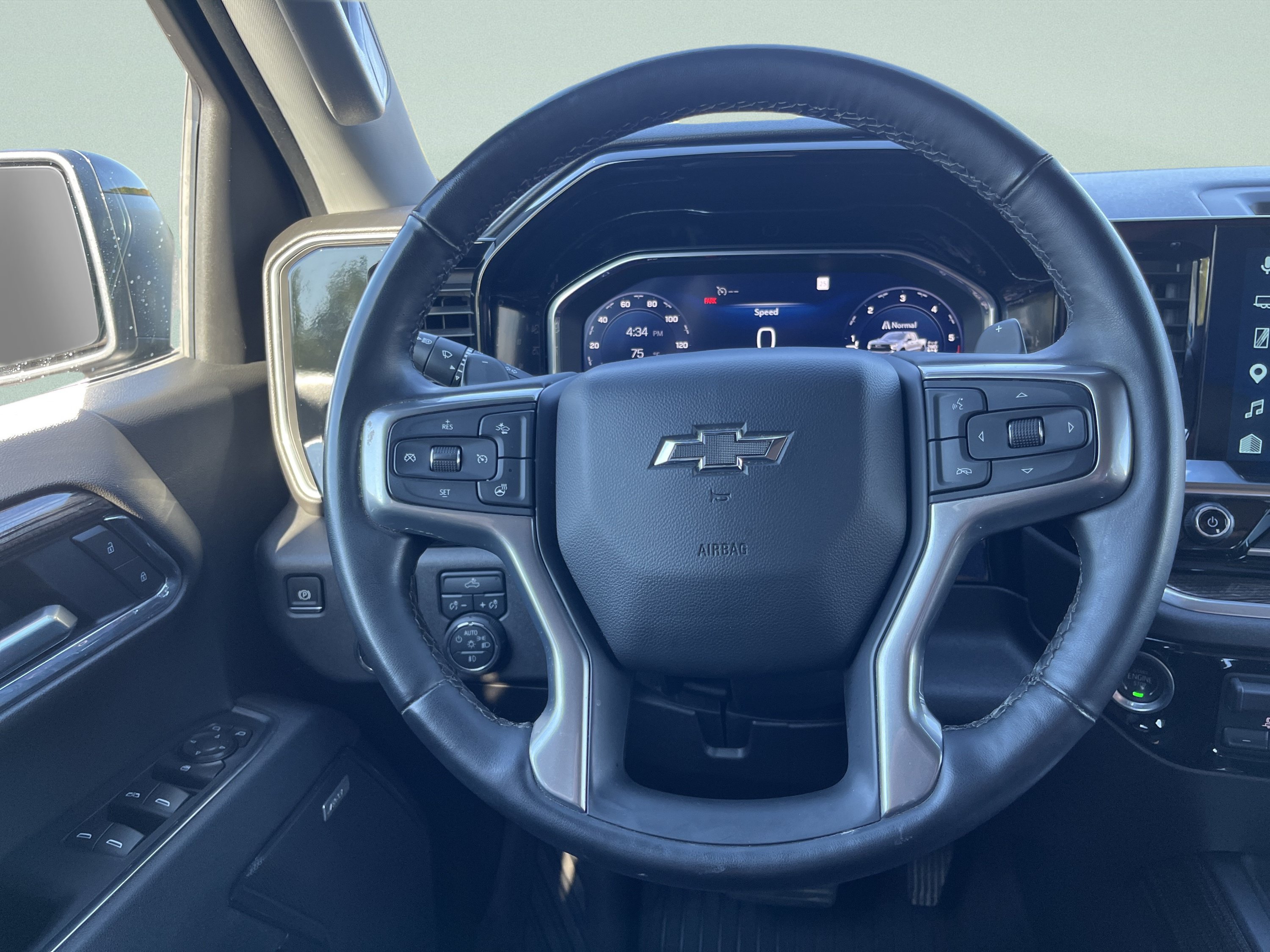 Used 2025 Chevrolet Silverado 1500 LT Trail Boss AWD/4WD image 23