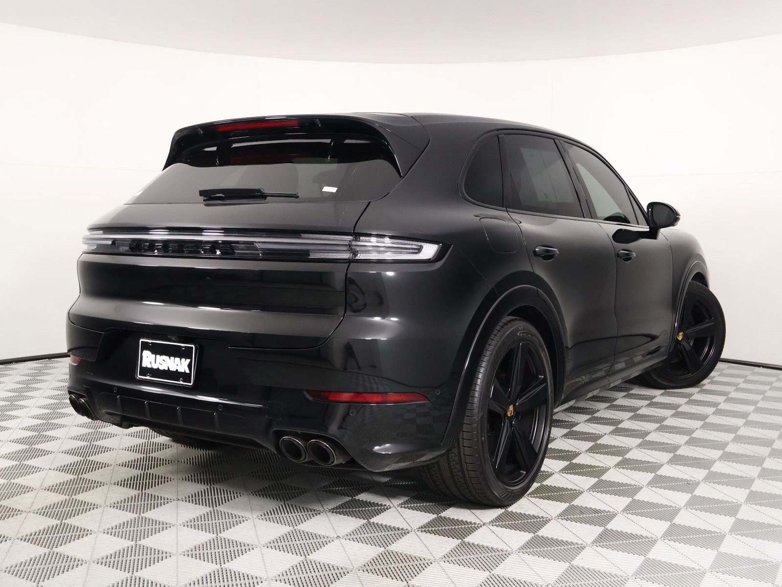 Certified 2025 Porsche Cayenne GTS AWD/4WD image 7