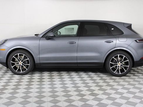 New 2026 Porsche Cayenne E-Hybrid AWD/4WD image 2