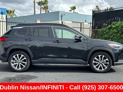 Used 2024 Toyota Corolla Cross XLE w/ Convenience Package AWD/4WD image 3