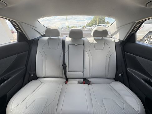 Used 2021 Hyundai Elantra Limited FWD image 33