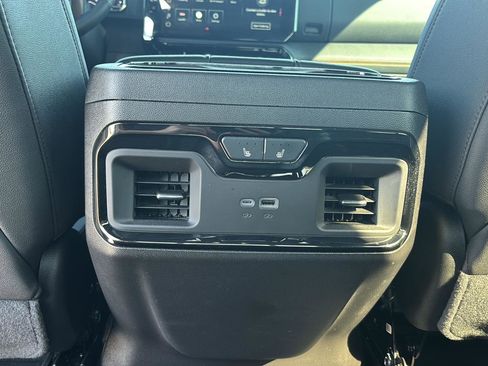 Used 2024 GMC Sierra 1500 AT4 w/ AT4 Premium Package image 21