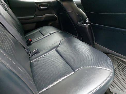 Used 2023 Toyota Tacoma TRD Sport image 11