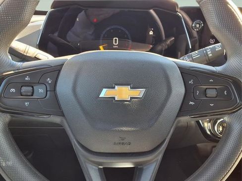 Used 2025 Chevrolet Trax LT image 18