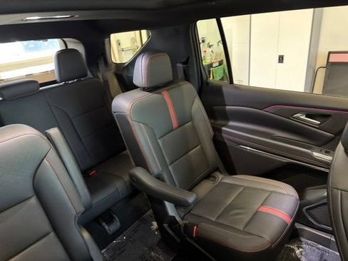 Used 2026 Chevrolet Traverse RS AWD/4WD image 46