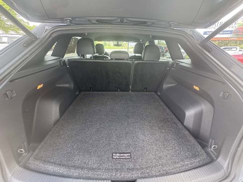 Used 2021 Volkswagen Atlas Cross Sport SE image 23