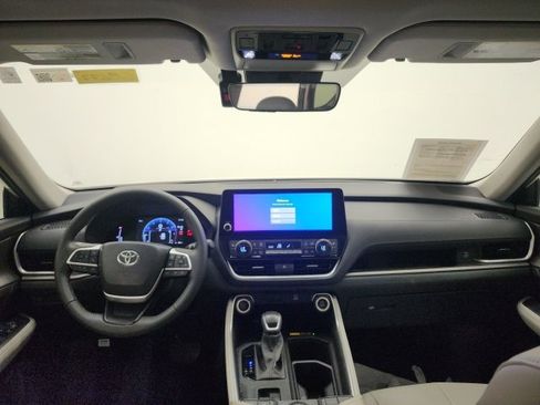 Certified 2024 Toyota Grand Highlander XLE image 20