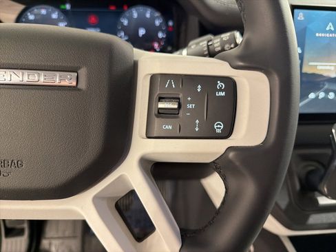 Used 2025 Land Rover Defender 110 S image 13