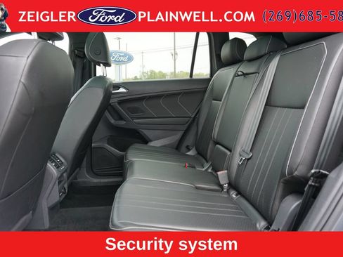Used 2023 Volkswagen Tiguan SE R-Line AWD/4WD image 11