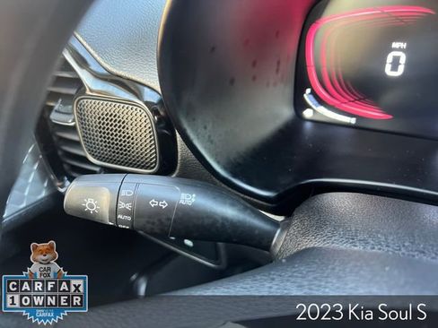 Used 2023 Kia Soul S image 30