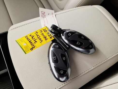 Certified 2026 Hyundai Tucson Limited AWD/4WD image 24