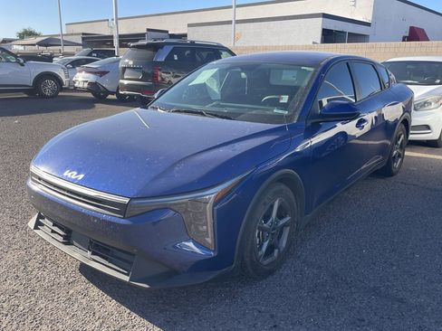 Certified 2025 Kia K4 image 4