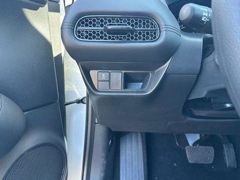 New 2025 Honda HR-V LX image 17