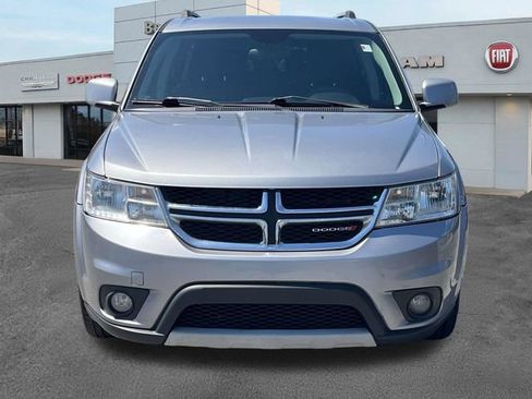 Used 2017 Dodge Journey SXT FWD image 2
