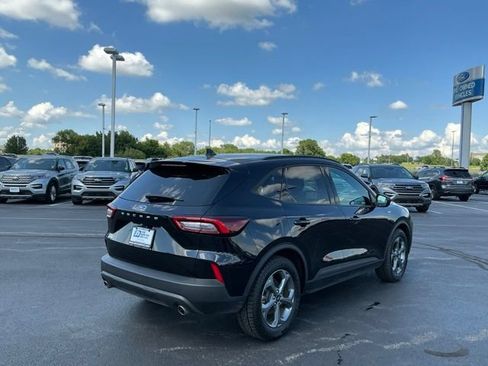 Used 2025 Ford Escape ST-Line FWD image 3