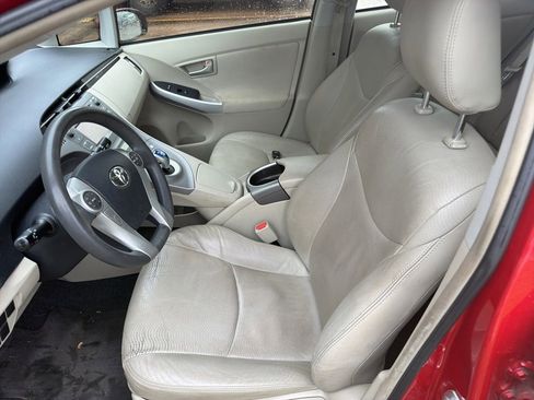 Used 2014 Toyota Prius Two FWD image 3