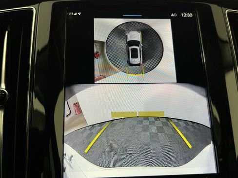 Certified 2025 Volvo XC60 B5 Plus image 25