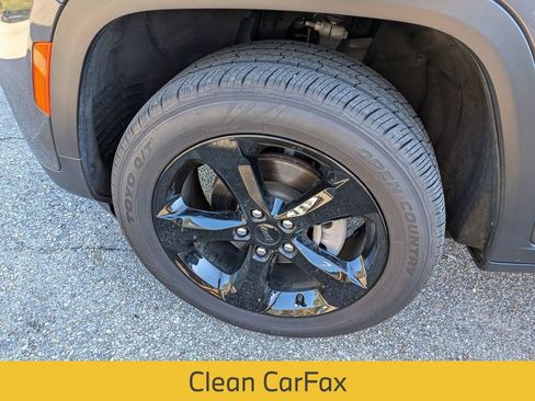 Used 2024 Jeep Grand Cherokee Altitude image 7