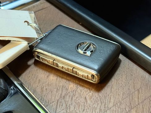 Used 2017 Volvo XC90 T6 Inscription w/ Vision Package image 38