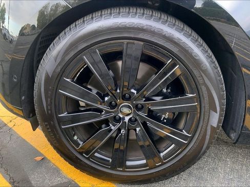 Used 2023 Land Rover Range Rover Long Wheelbase Autobiography image 12