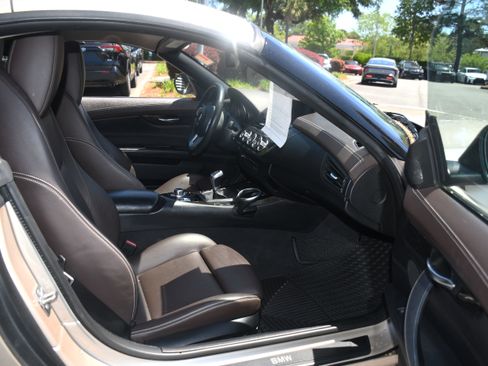 Used 2013 BMW Z4 sDrive28i RWD image 18